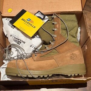 Belleville Men's Tan and Green Combat Boots